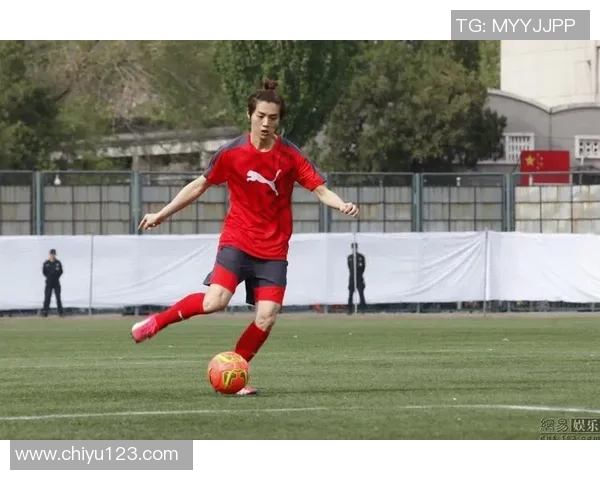 足球巨星睡姿大公开 揭秘球场之外的休息时刻和日常生活习惯