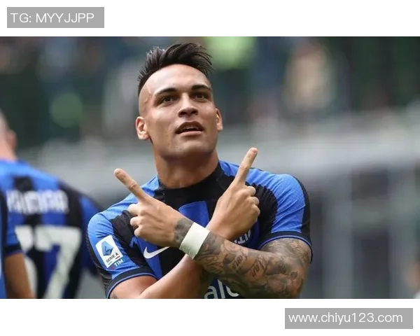 白人足球球星帅哥颜值与实力并存绿茵场上尽显王者风采 白人足球球星帅哥颜值与实力并存绿茵场上尽显王者风采