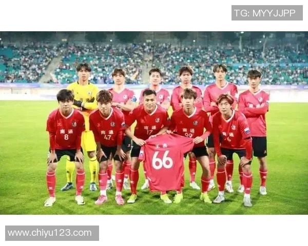 足球星期三赛况盘点 多支强队逆袭获胜 战果引发热议